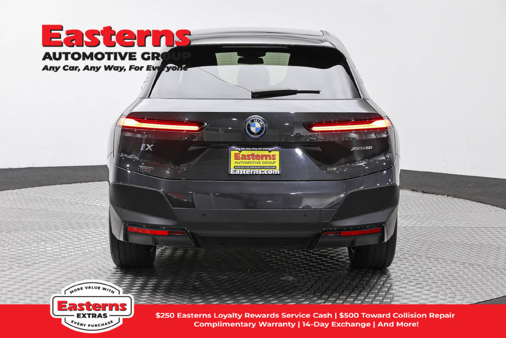 Used 2024 BMW iX xDrive50 AWD/4WD image 6