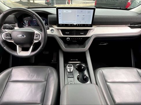 Used 2025 Ford Explorer Active w/ Active Comfort Package AWD/4WD image 13
