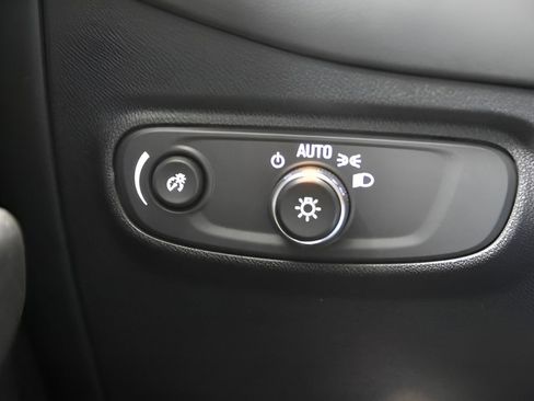 Used 2022 Chevrolet Equinox LS AWD/4WD image 22
