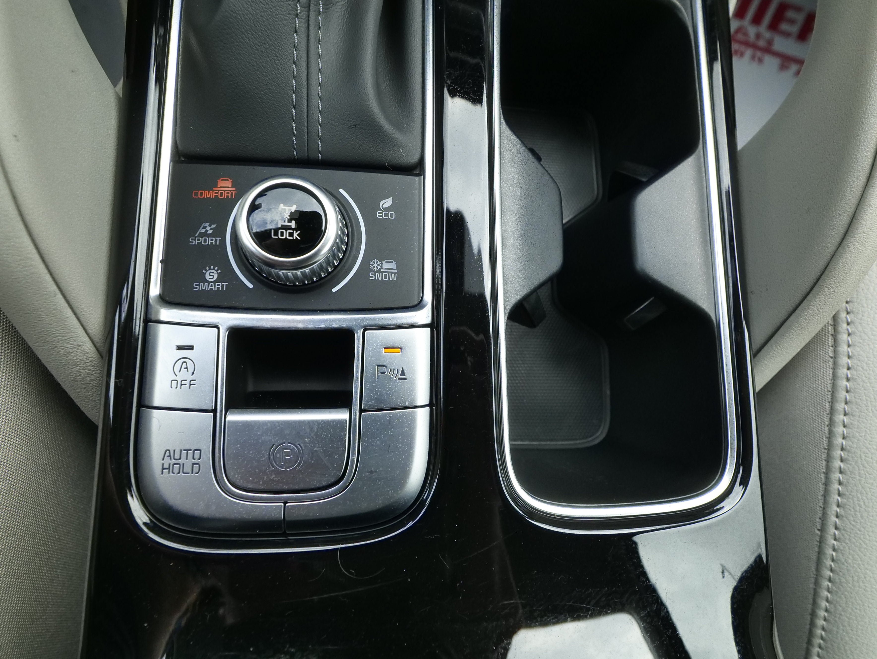 Used 2024 Kia Telluride EX w/ EX Captain's Chair Package AWD/4WD image 28