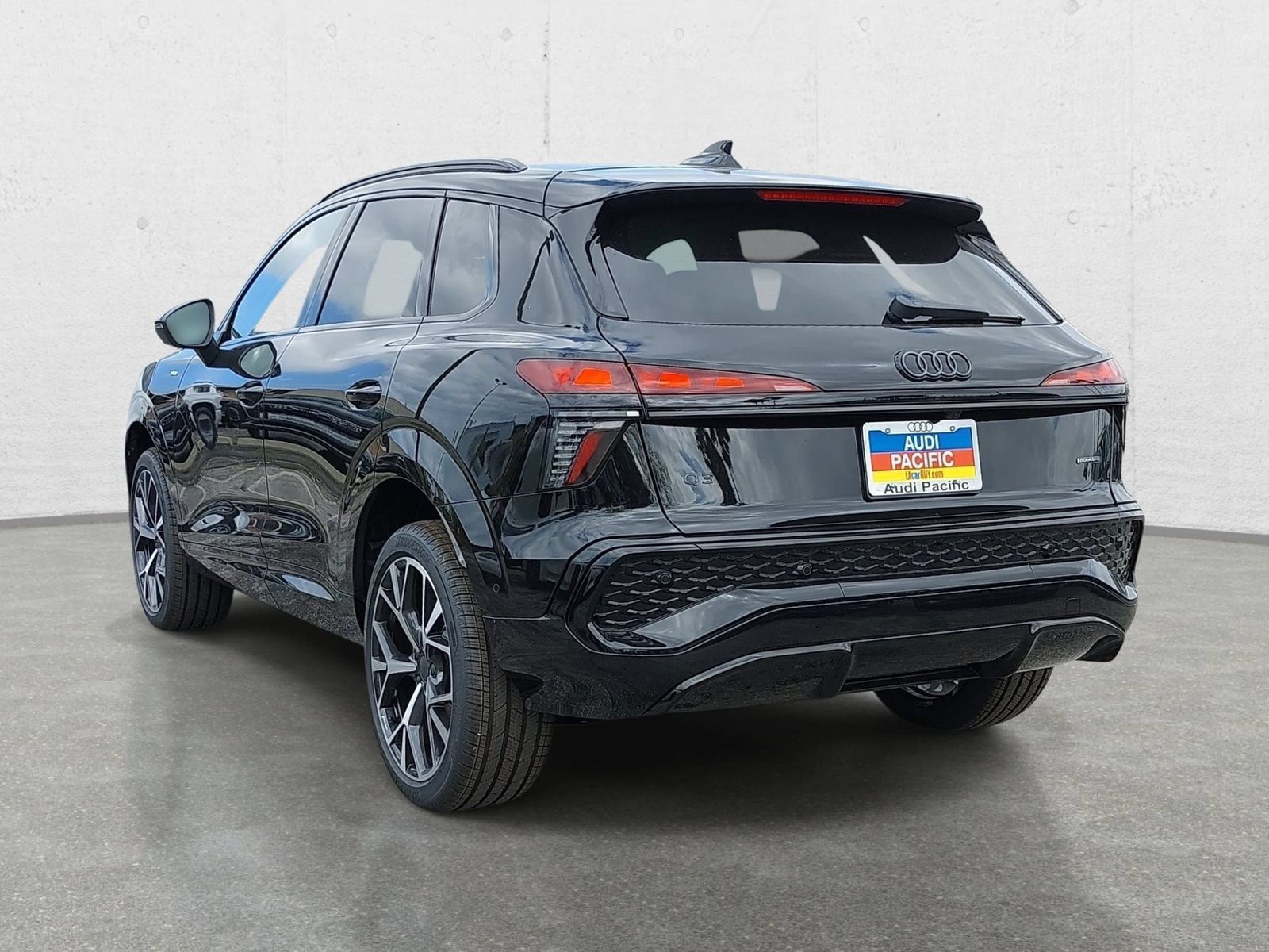 New 2026 Audi Q3 quattro 2.0T AWD/4WD image 7
