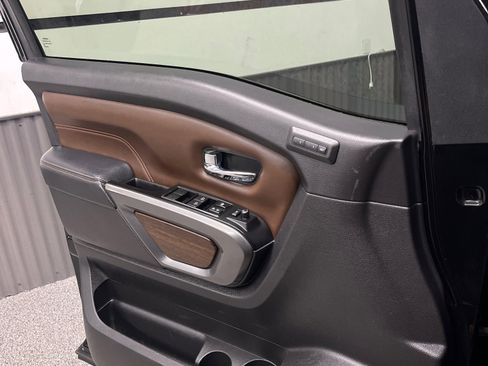 Used 2017 Nissan Titan Platinum Reserve image 19