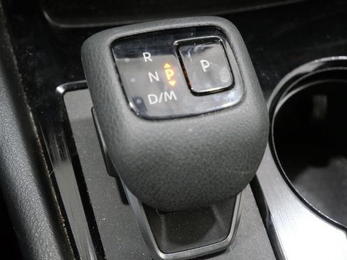 Used 2025 Nissan Rogue SV AWD/4WD image 23
