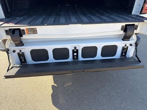Used 2021 GMC Sierra 2500 AT4 w/ AT4 Premium Plus Package AWD/4WD image 13