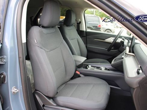 New 2026 Ford Explorer Active RWD image 6