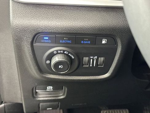 Used 2023 Jeep Grand Cherokee 4WD 4xe image 19
