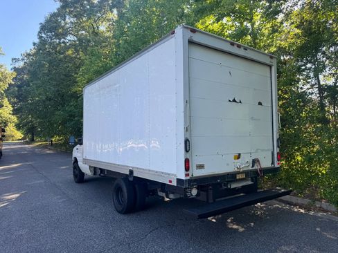 Used 2016 Ford E-350 and Econoline 350 Super Duty RWD image 6