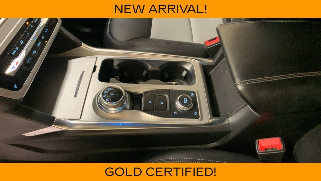 Used 2023 Ford Explorer XLT w/ Equipment Group 202A AWD/4WD image 43