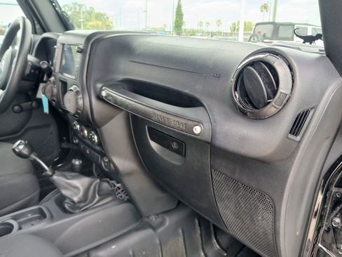 Used 2016 Jeep Wrangler Unlimited Sport AWD/4WD image 14