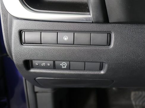 Used 2023 Nissan Rogue SV image 29