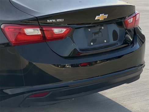 Used 2021 Chevrolet Malibu LS image 6