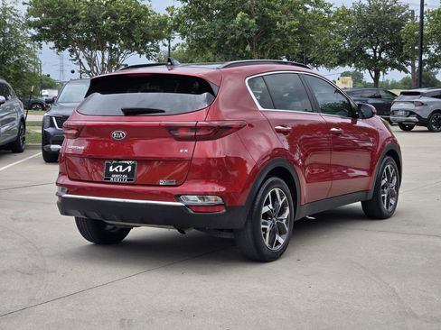 Certified 2022 Kia Sportage EX FWD image 4