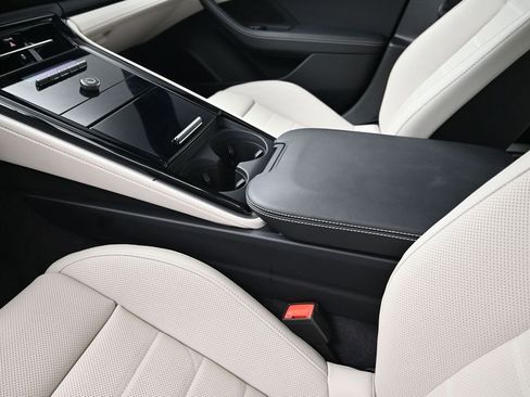 Certified 2026 Porsche Panamera image 21