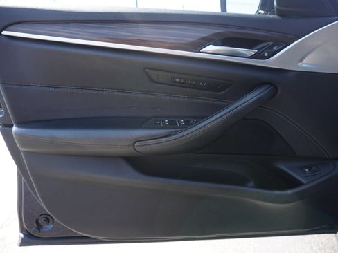 Used 2017 BMW 540i RWD image 11