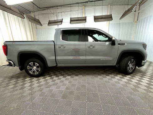 Used 2024 GMC Sierra 1500 SLE image 21