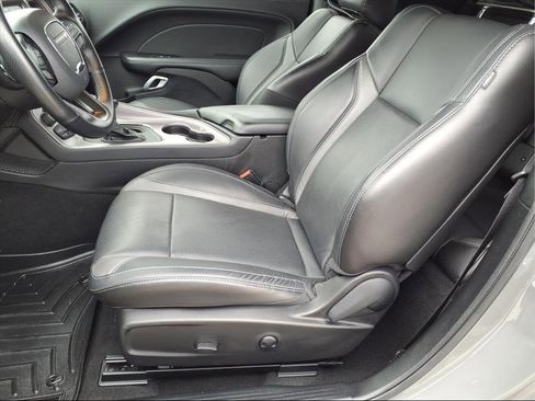 Used 2023 Dodge Challenger SXT w/ Plus Package image 12