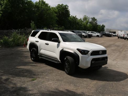 Used 2025 Toyota 4Runner SR5 image 4