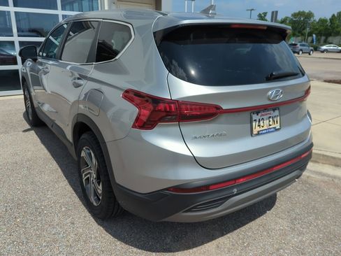 Used 2021 Hyundai Santa Fe SE FWD image 4