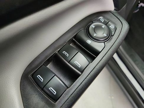 Used 2021 Chevrolet Equinox LS AWD/4WD image 17