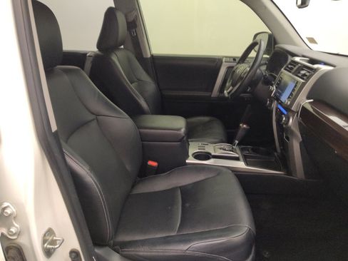 Used 2022 Toyota 4Runner Limited RWD image 21