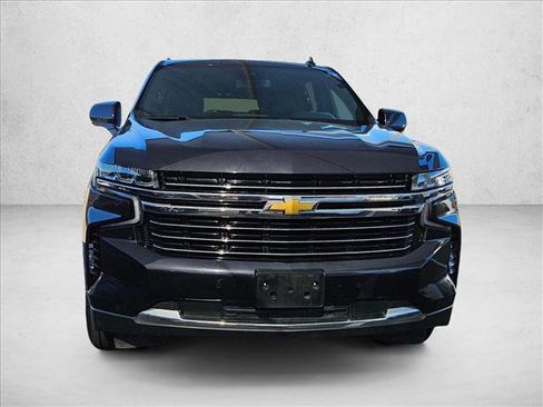 Used 2023 Chevrolet Suburban LT image 2