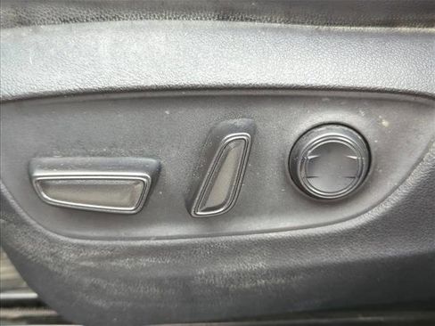 Used 2021 Toyota Highlander XLE image 9