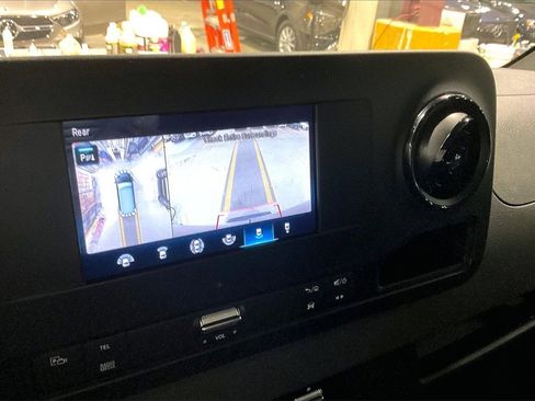 Used 2023 Mercedes-Benz Sprinter 2500 image 21