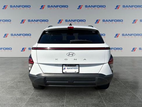 Used 2024 Hyundai Kona SEL FWD image 4