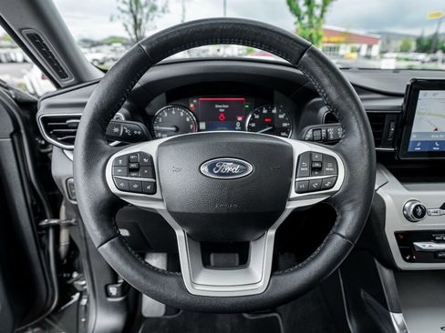 Used 2023 Ford Explorer XLT w/ Equipment Group 202A AWD/4WD image 25