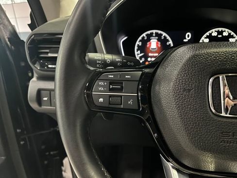 Used 2024 Honda Pilot Touring image 18