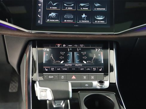 Used 2023 Audi Q8 Premium Plus w/ Premium Plus Package image 20