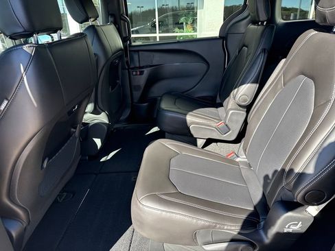 New 2026 Chrysler Pacifica Select image 26