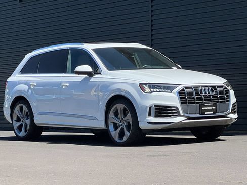 Used 2021 Audi Q7 3.0T Prestige w/ Prestige Package AWD/4WD image 11