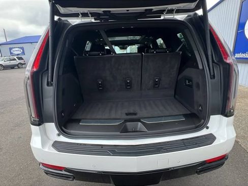 Used 2021 Cadillac Escalade Sport w/ Driver Assist Tech Package AWD/4WD image 14