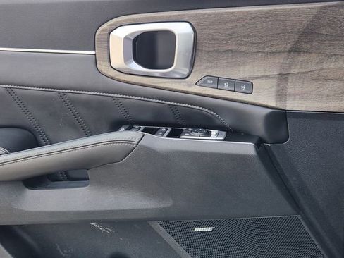 Used 2022 Kia Sorento SX Prestige image 17