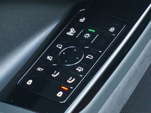 New 2025 Audi SQ6 e-tron Premium Plus image 13