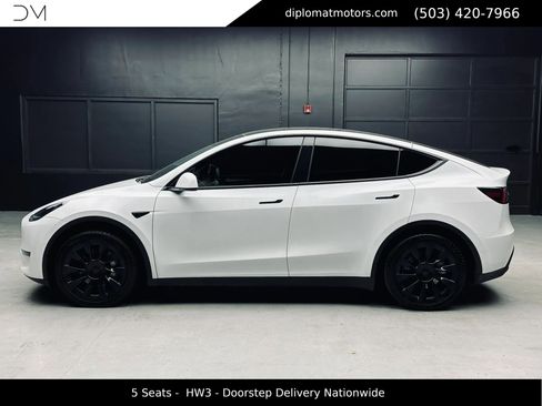 Used 2022 Tesla Model Y Long Range AWD/4WD image 4