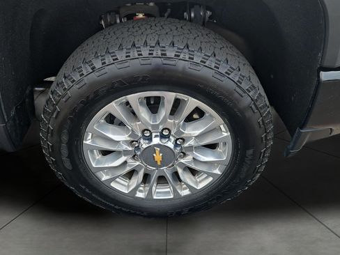 Used 2022 Chevrolet Silverado 2500 High Country w/ Z71 Off-Road Package AWD/4WD image 10