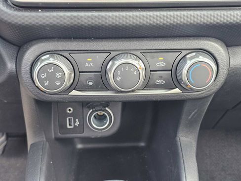 Used 2024 Nissan Kicks S image 27