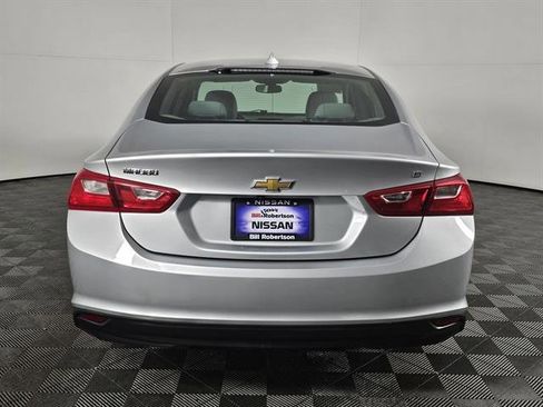Used 2018 Chevrolet Malibu LT image 5