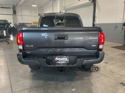 Used 2022 Toyota Tacoma SR AWD/4WD image 5