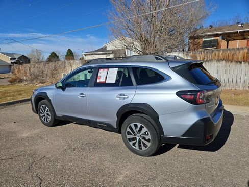 Certified 2025 Subaru Outback Premium image 5