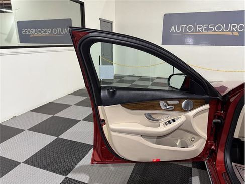 Used 2019 Mercedes-Benz C 300 Sedan image 13