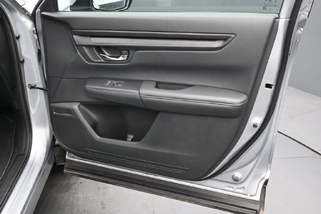 Used 2025 Honda CR-V LX image 17
