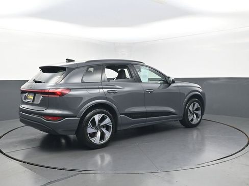 Used 2025 Audi Q6 e-tron Premium Plus w/ Premium Plus AWD/4WD image 10
