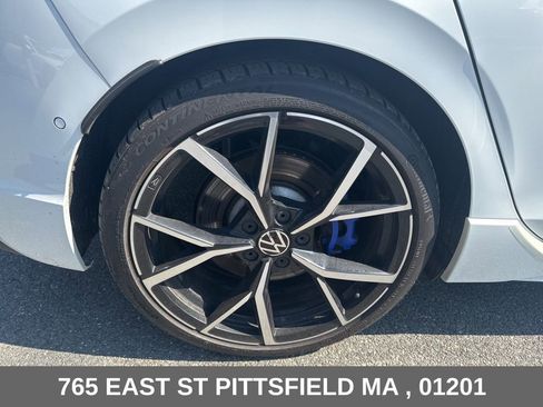 Used 2024 Volkswagen Golf R AWD/4WD image 29
