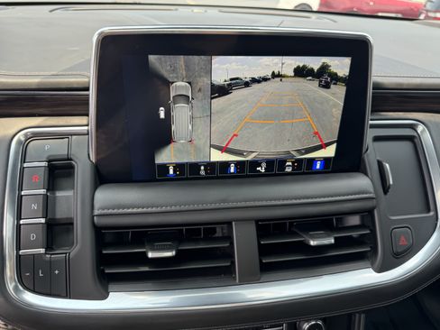 Used 2023 Chevrolet Suburban Z71 w/ Off-Road Capability Package AWD/4WD image 32