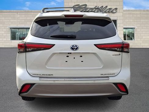Used 2022 Toyota Highlander Platinum AWD/4WD image 5