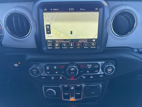 Used 2021 Jeep Gladiator Overland image 29