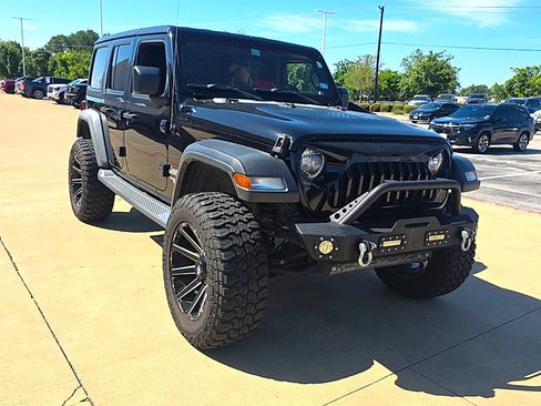 Used 2018 Jeep Wrangler Unlimited Sport S AWD/4WD image 7